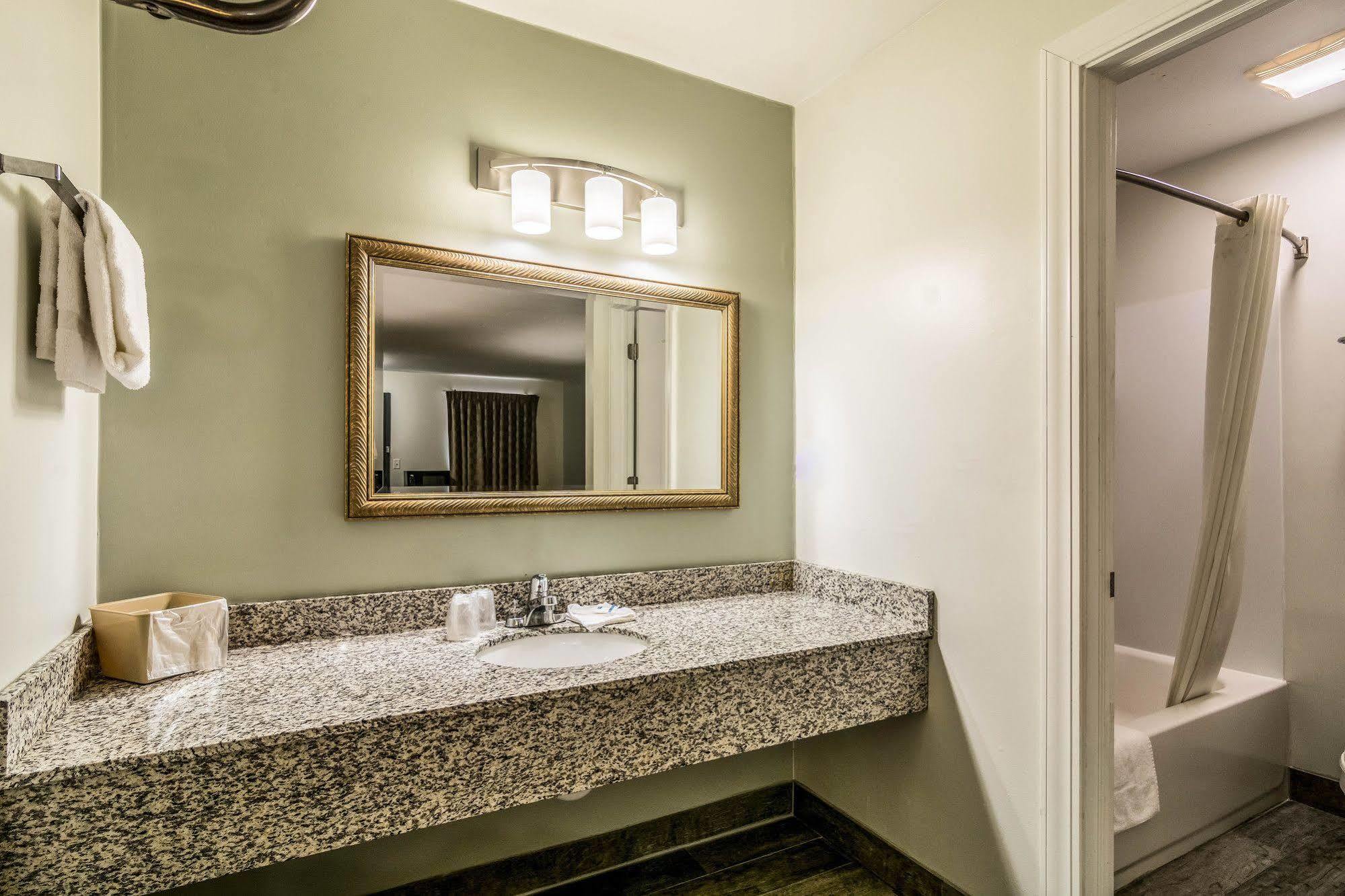 Rodeway Inn Portage Ngoại thất bức ảnh